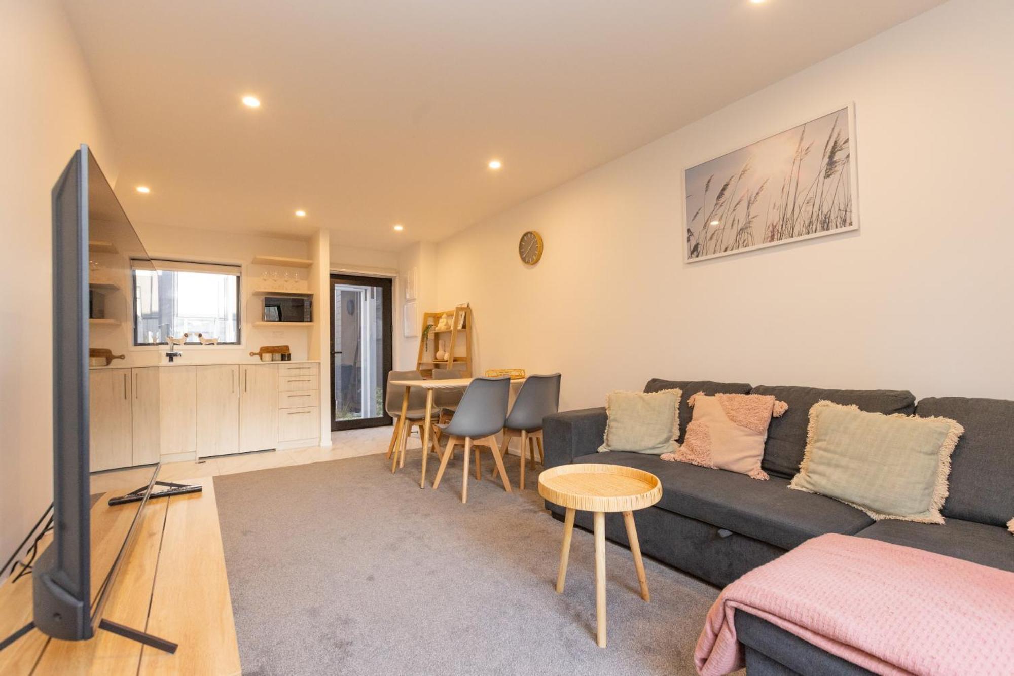 Entertaining Townhouse By Little High Eatery Apartment Christchurch Bagian luar foto