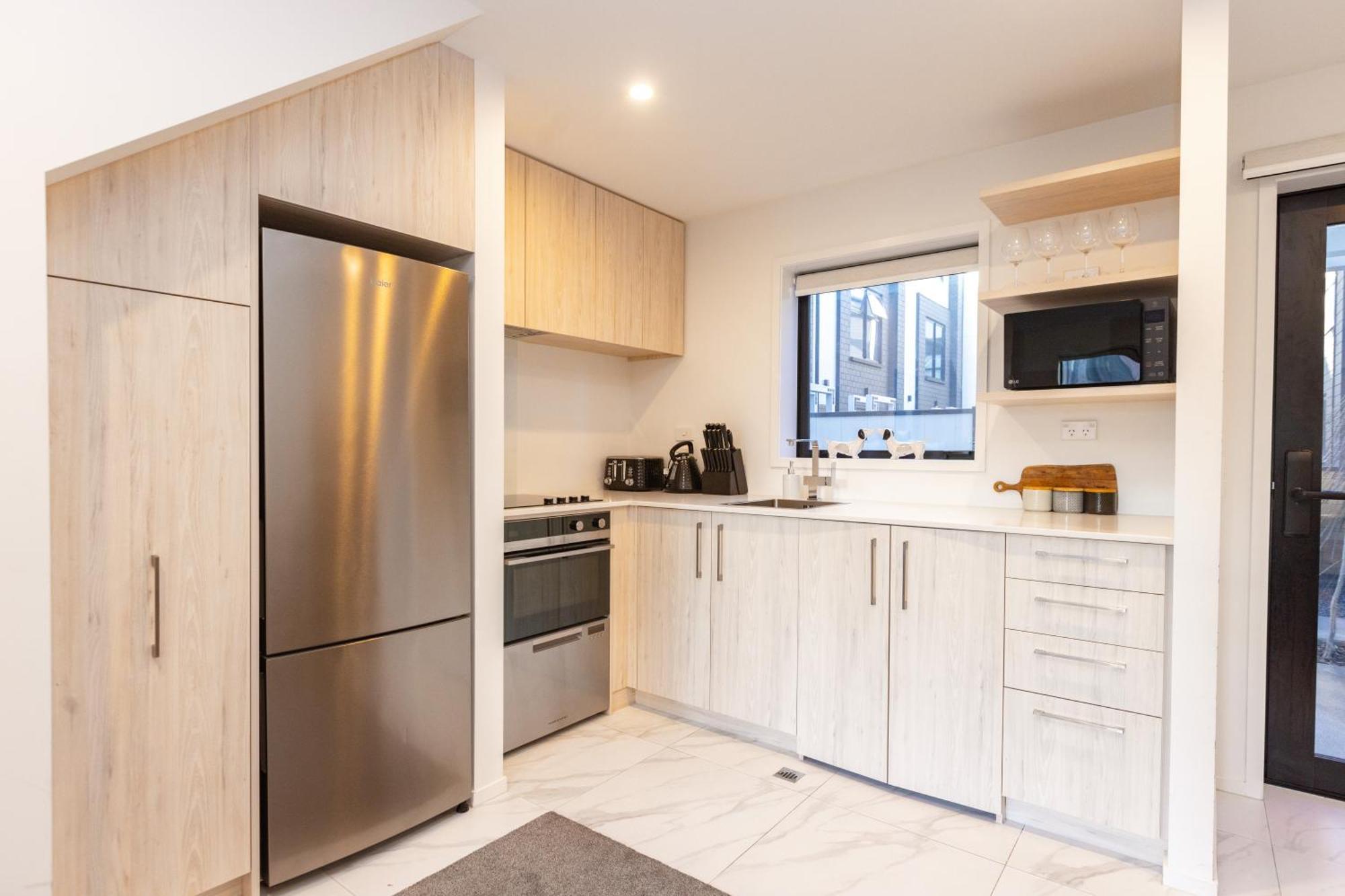 Entertaining Townhouse By Little High Eatery Apartment Christchurch Bagian luar foto