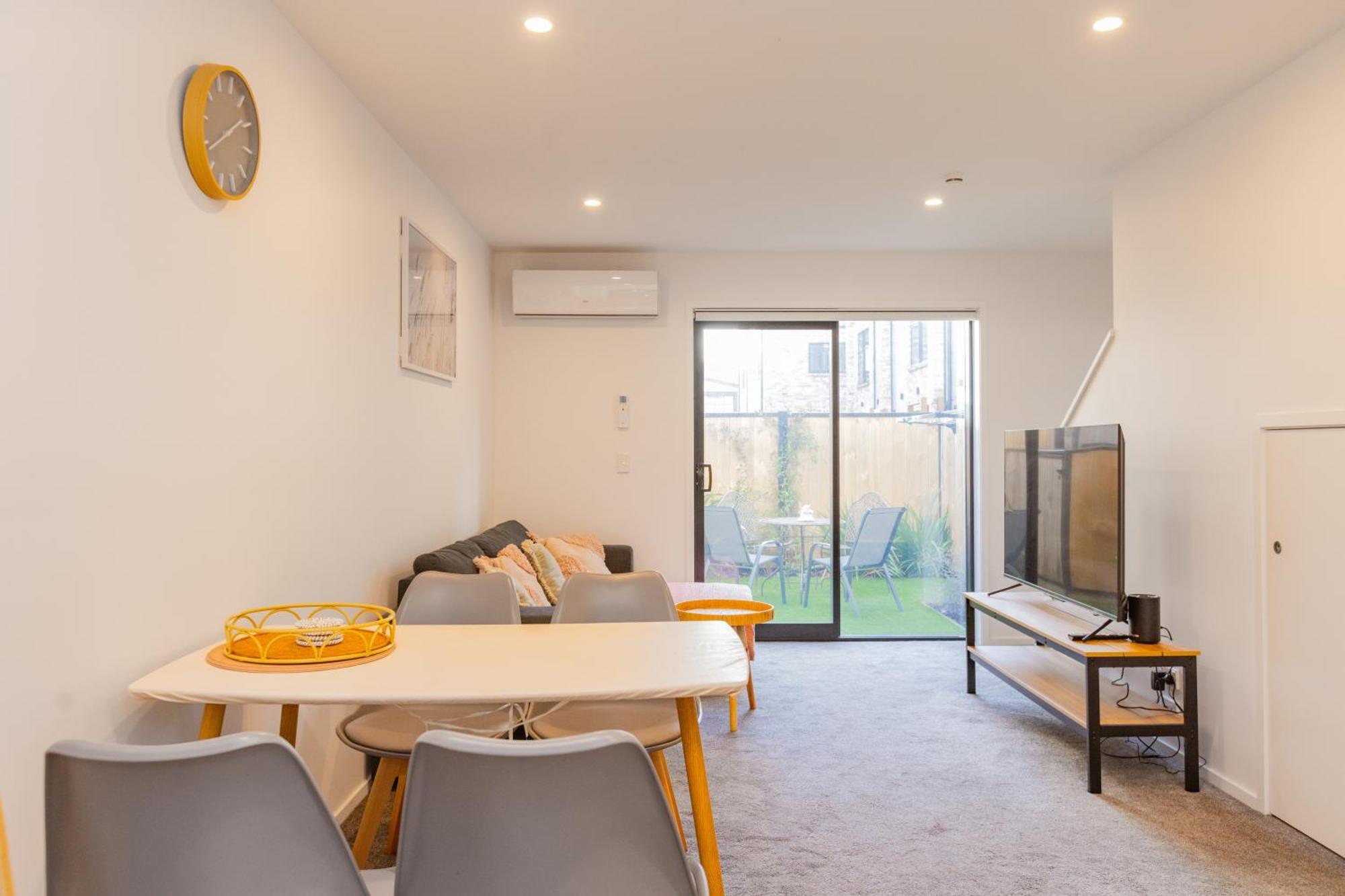 Entertaining Townhouse By Little High Eatery Apartment Christchurch Bagian luar foto